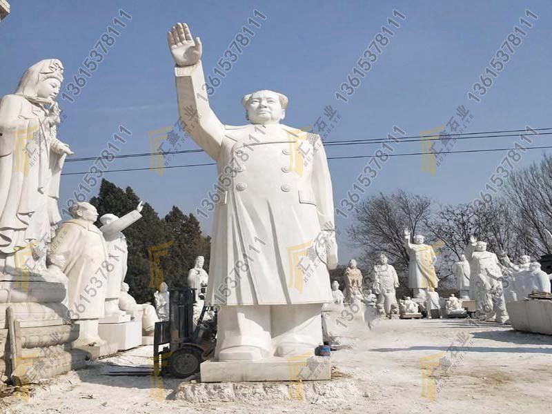 毛泽东石雕像